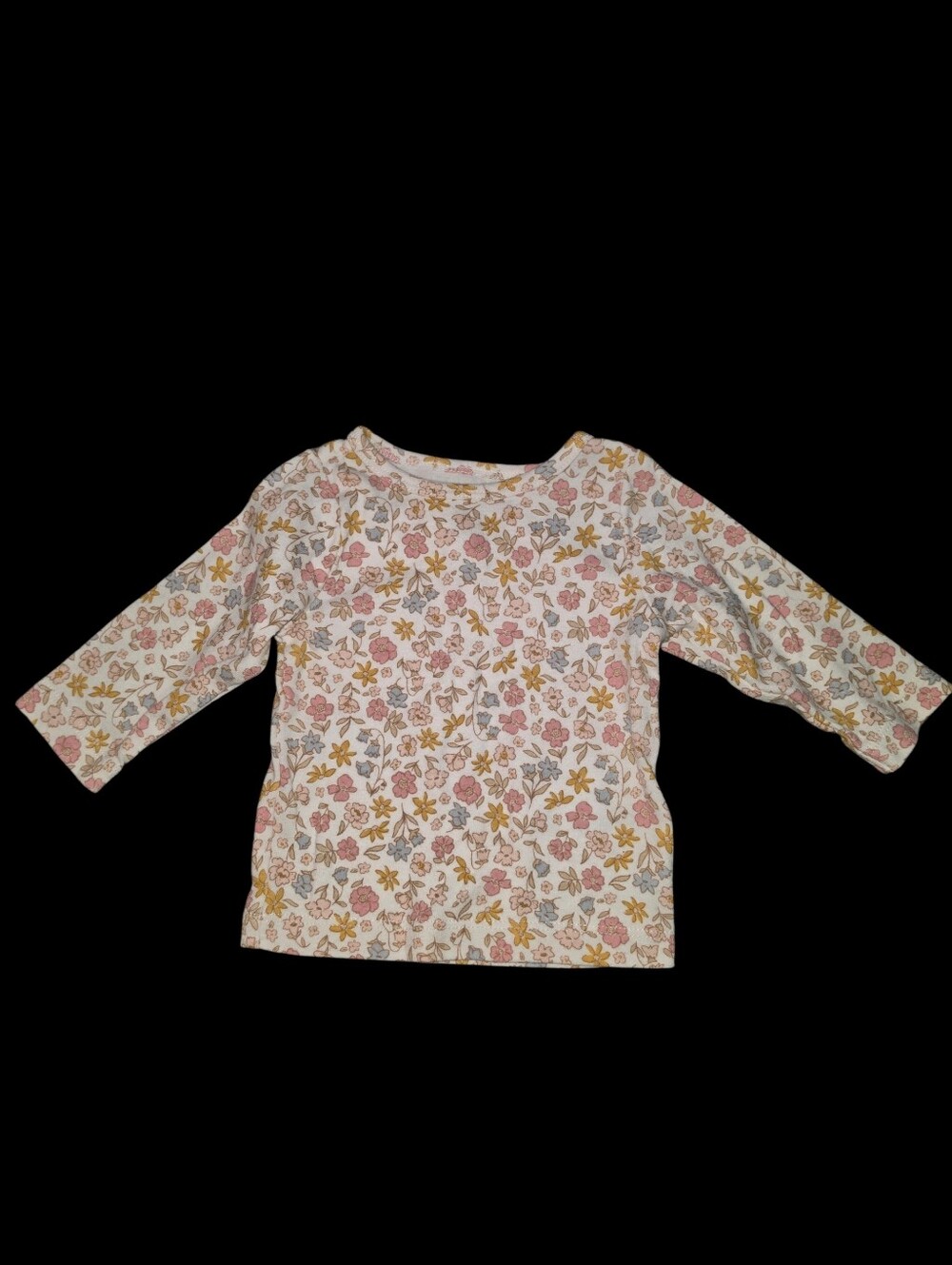 7/6/31. Carter's Baby Girl Tee(PRICE IS FIRM IF YOUR JUST BUYING THIS ITEM)